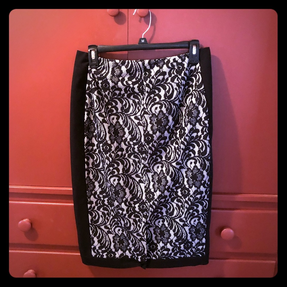 Worthington Pencil Skirt. Size 8